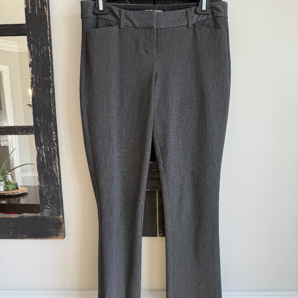 Express Women's Dress Pants, Style: Columnist, Flare. Size: 0R, Color: Gray